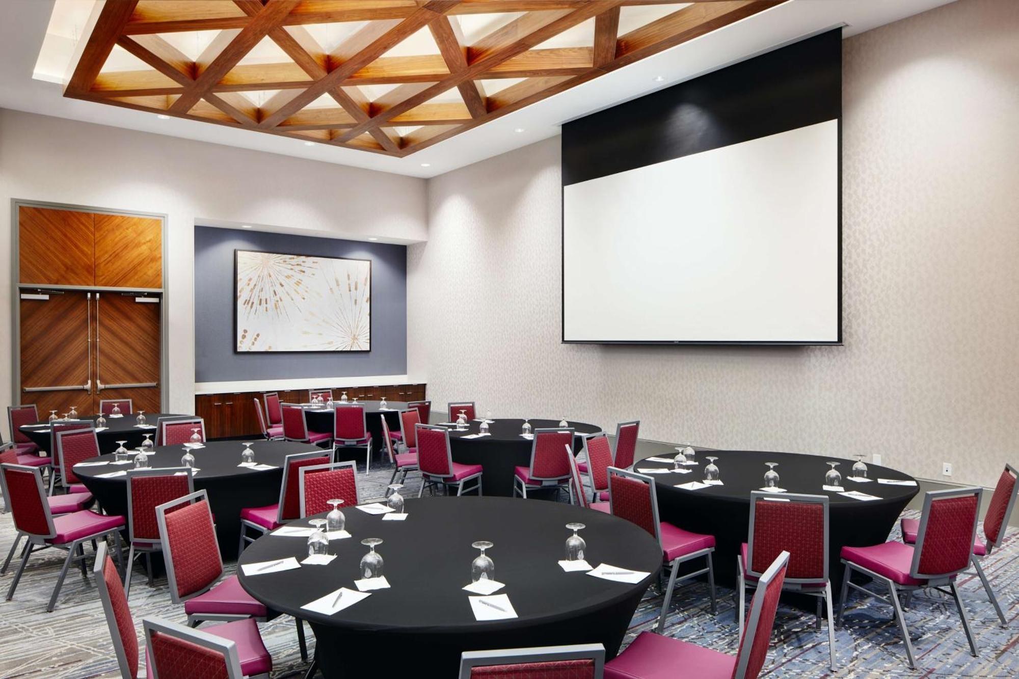 Embassy Suites By Hilton Atlanta Airport North Hapeville Exteriör bild
