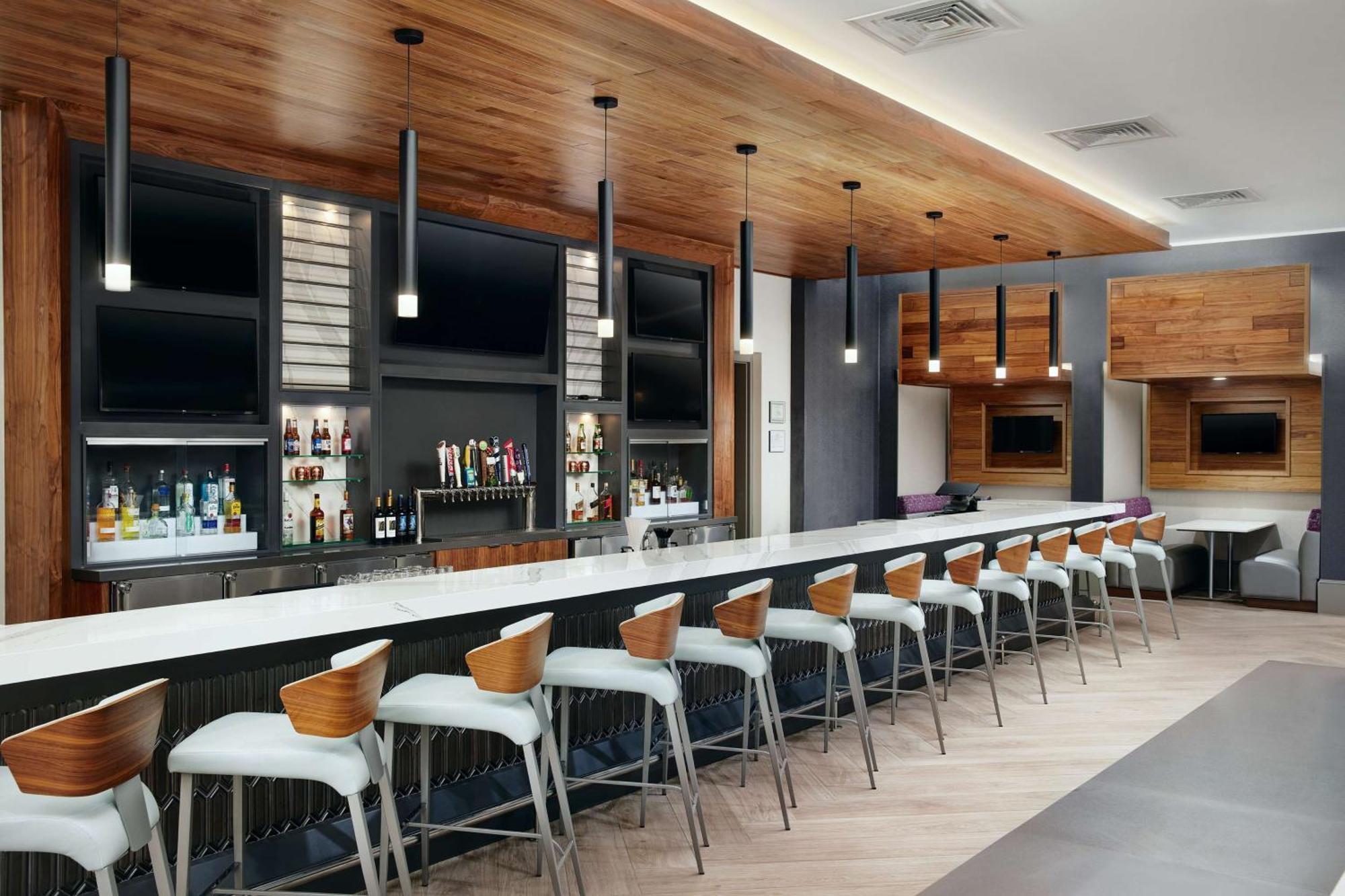 Embassy Suites By Hilton Atlanta Airport North Hapeville Exteriör bild