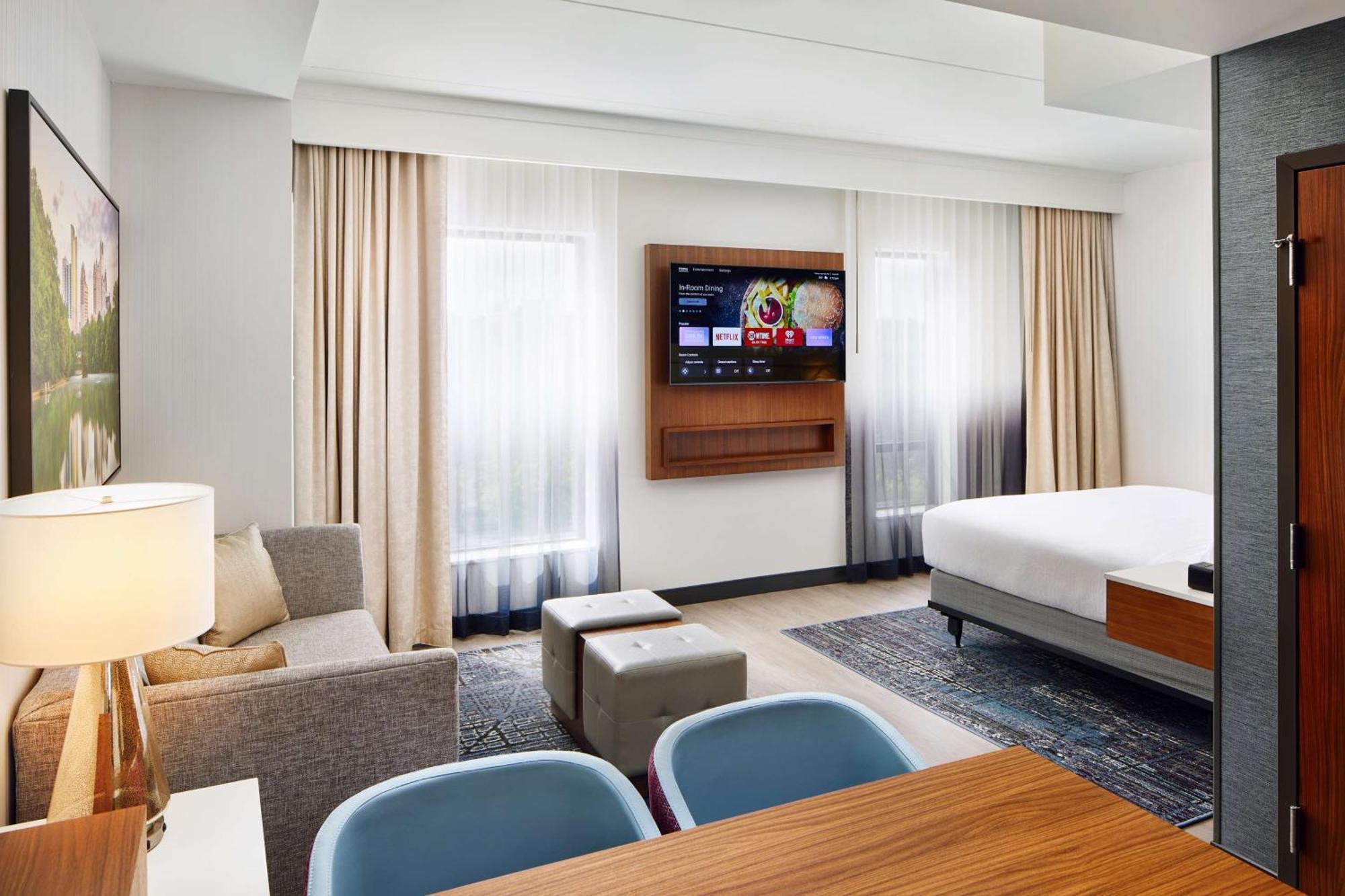 Embassy Suites By Hilton Atlanta Airport North Hapeville Exteriör bild