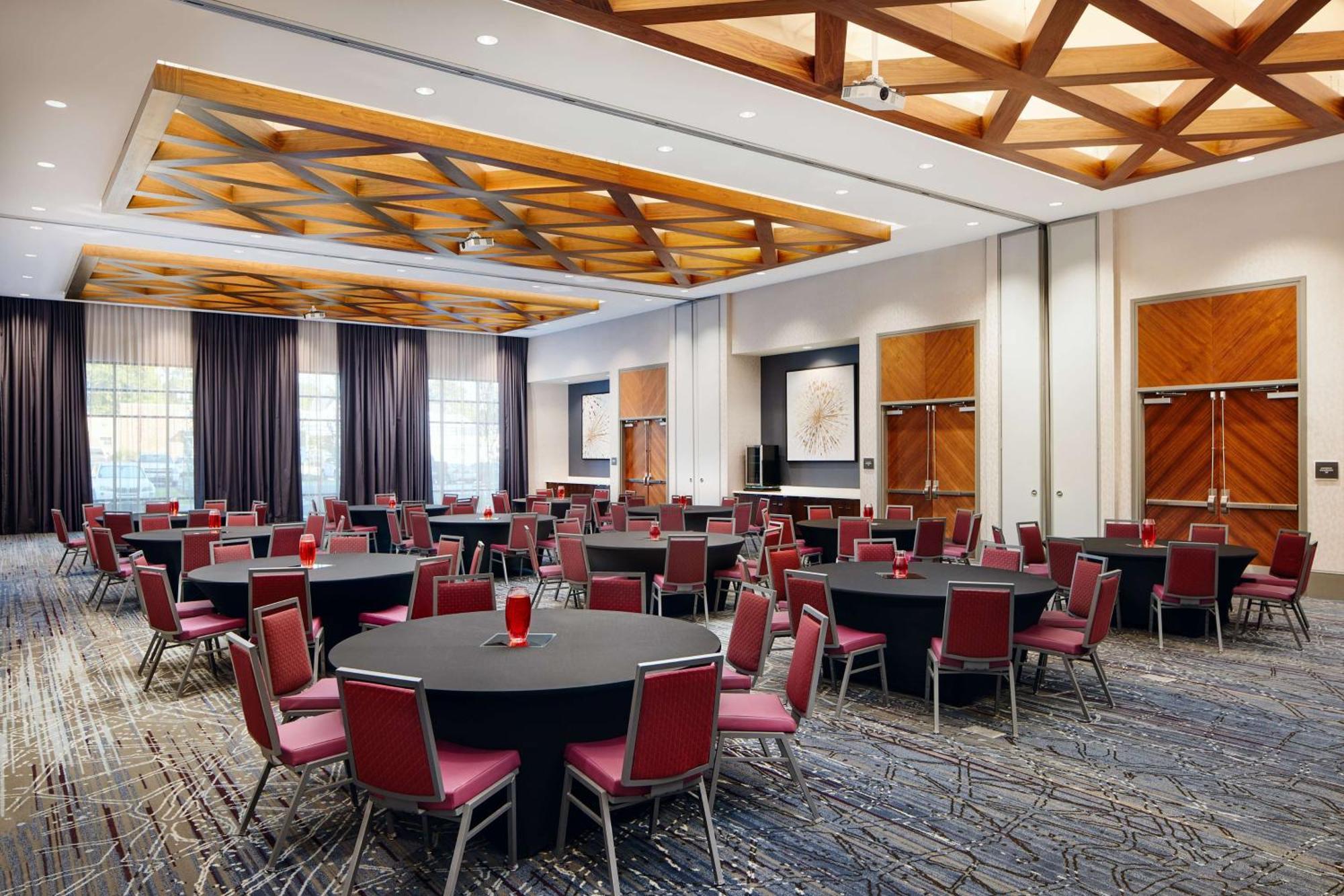 Embassy Suites By Hilton Atlanta Airport North Hapeville Exteriör bild