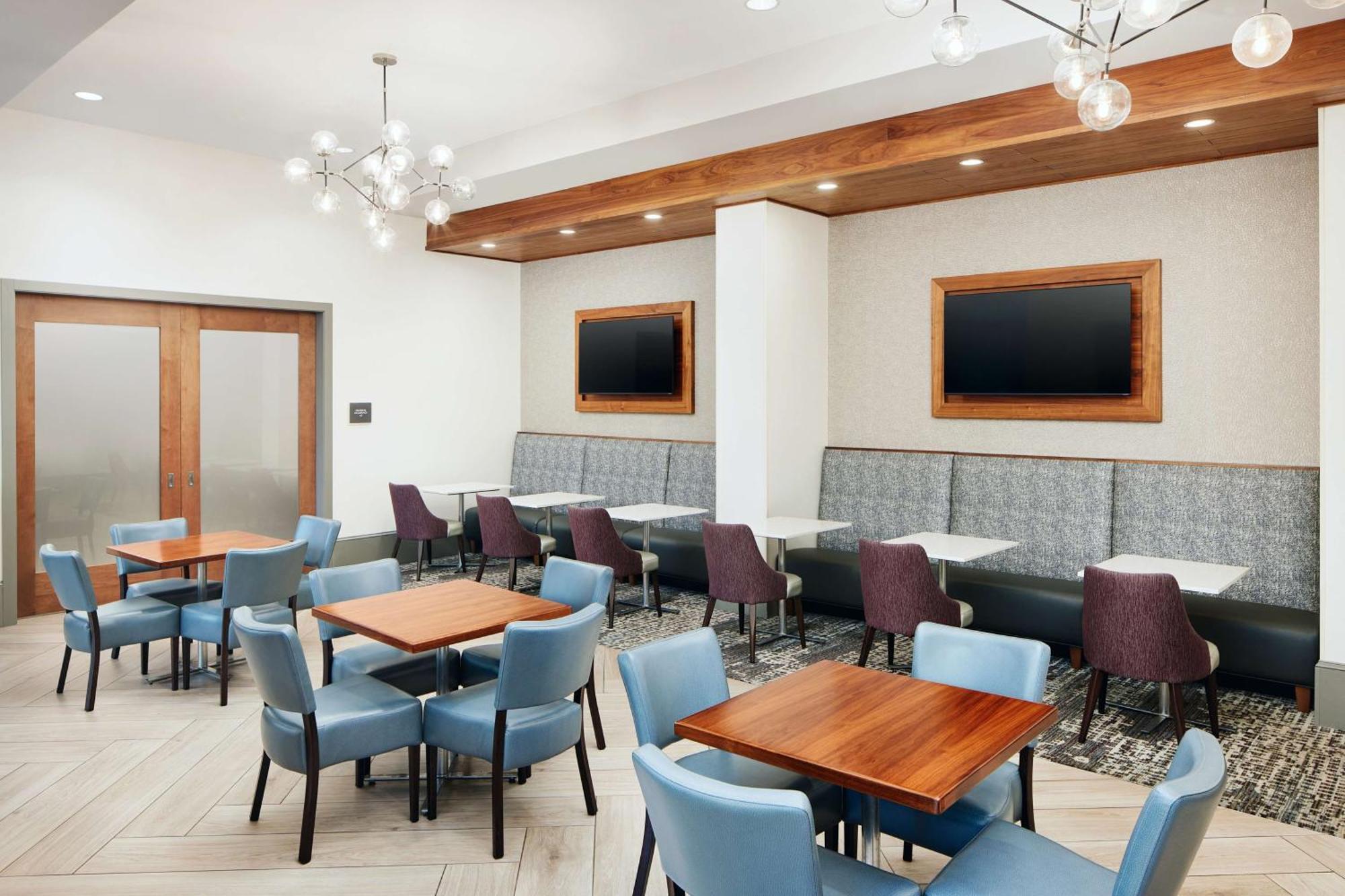 Embassy Suites By Hilton Atlanta Airport North Hapeville Exteriör bild