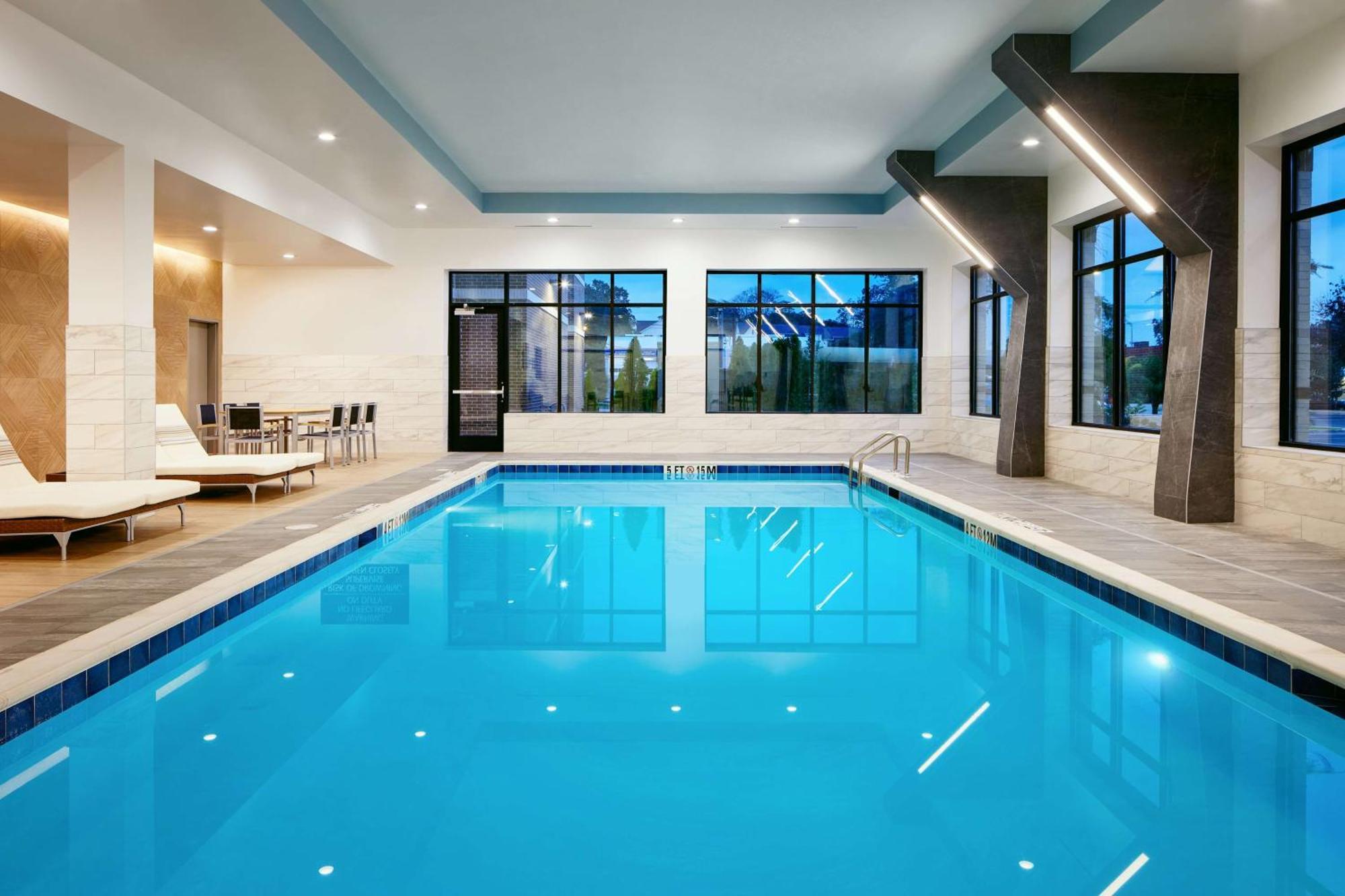 Embassy Suites By Hilton Atlanta Airport North Hapeville Exteriör bild